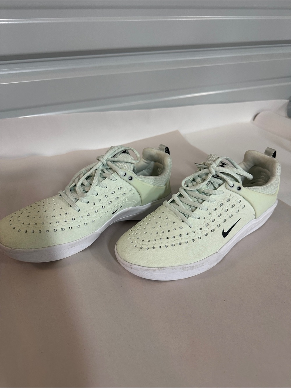 NIKE SB AIR ZOOM SNEAKERS